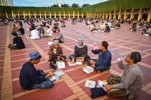 Berbuka puasa di Masjid Istiqlal