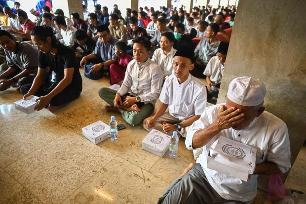 Berbuka puasa di Masjid Istiqlal