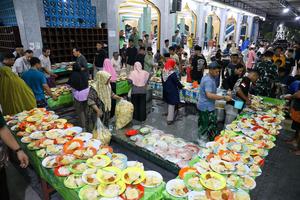 Buka puasa bersama di masjid Manokwari