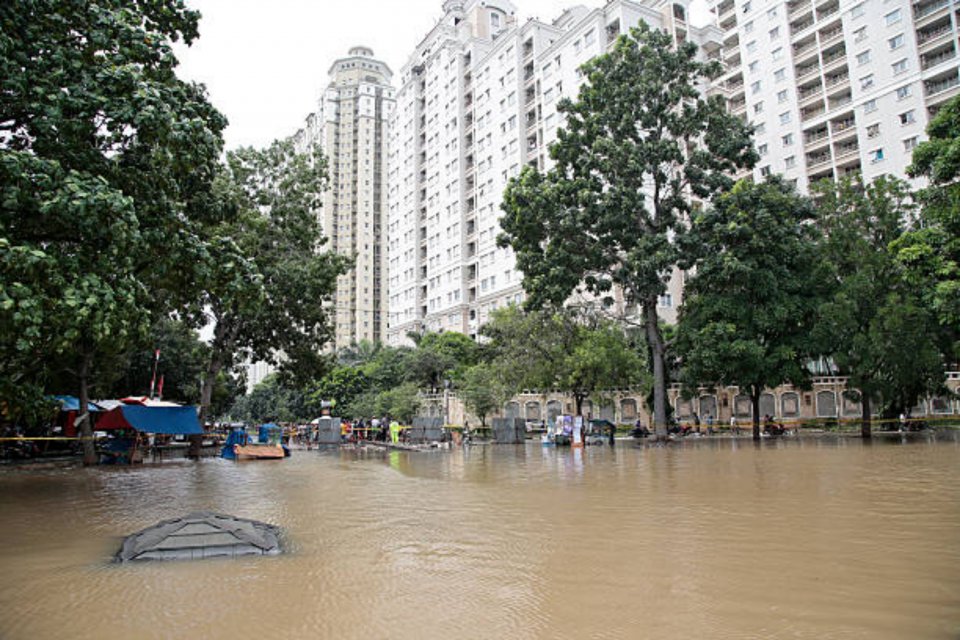 https://cdn1.katadata.co.id/media/images/thumb/2025/03/04/Banjir_Jakarta_3_Maret_2025-2025_03_04-10_47_05_14481930d8b616b42f8acd4962fb4a1e_960x640_thumb.jpg