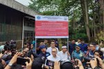 4 Bangunan di Puncak Disegel