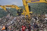 Pascalongsor gunungan sampah di TPA Sarimukti