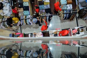 Berburu diskon baju jelang Lebaran