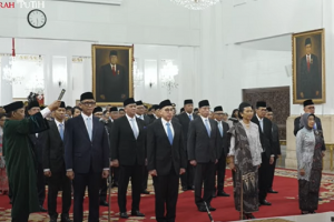 Pelantikan Duta Besar di Istana Kepresidenan, Jakarta, Senin (24/3). 