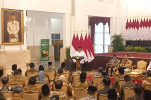 Presiden Prabowo Subianto saat membayar zakat di Istana Kepresidenan, Jakarta, Kamis (27/3). Foto: Muhamad Fajar Riyandanu/Katadata