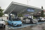 Pengisian daya baterai mobil listrik di SPKLU