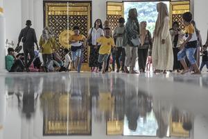 Wisata religi Masjid Raya Tsamaratul Insan Jambi