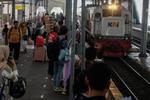 Prediksi puncak arus balik kereta api