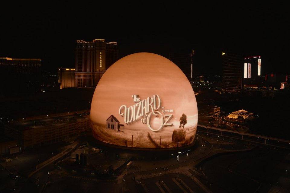 Google Cloud bekerja sama dengan Sphere Entertainment menghidupkan film klasik The Wizard of Oz dengan menggunakan teknologi AI.