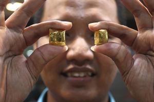 Peningkatan transaksi pembelian emas batangan di Malang