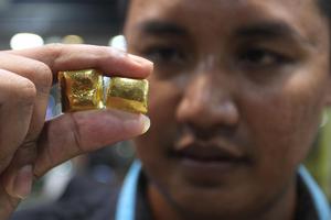 Peningkatan transaksi pembelian emas batangan di Malang