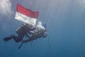 Upacara dan pemasangan prasasti bawah laut di Kapal USAT Liberty