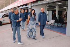 Direktur Utama InJourney, Maya Watono, melakukan pengecekan langsung kesiapan sirkuit untuk menyambut GT World Challenge Asia, Rabu (16/4).