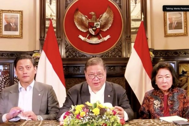 Menko Perekonomian Airlangga Hartarto bersama tim negosiasi tarif dagang Indonesia di Amerika Serikat, Jumat (18/4)