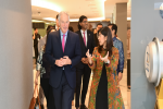 Mantan PM Inggris Tony Blair dan Menteri Komdigi Meutya Hafid di Kantor Komdigi, Jakarta, Senin, 21 April 2025Mantan PM Inggris Tony Blair dan Menteri