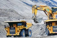 Alat berat United Tractors (UNTR)
