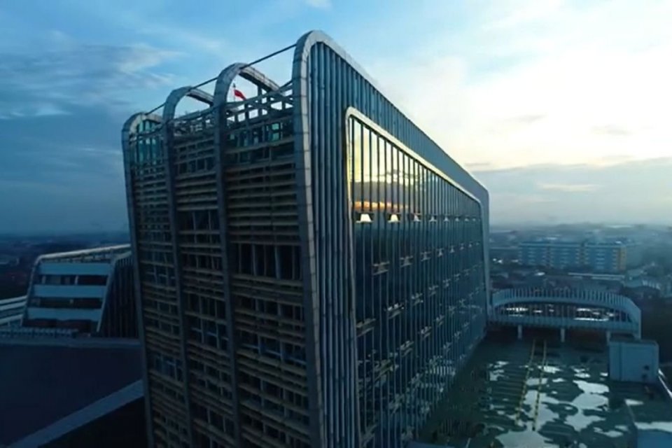 Green Building United Tractors UNTR