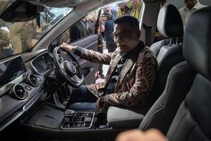 Pameran kendaraan listrik PEVS 2025