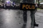 Pembubaran massa ricuh di Bandung