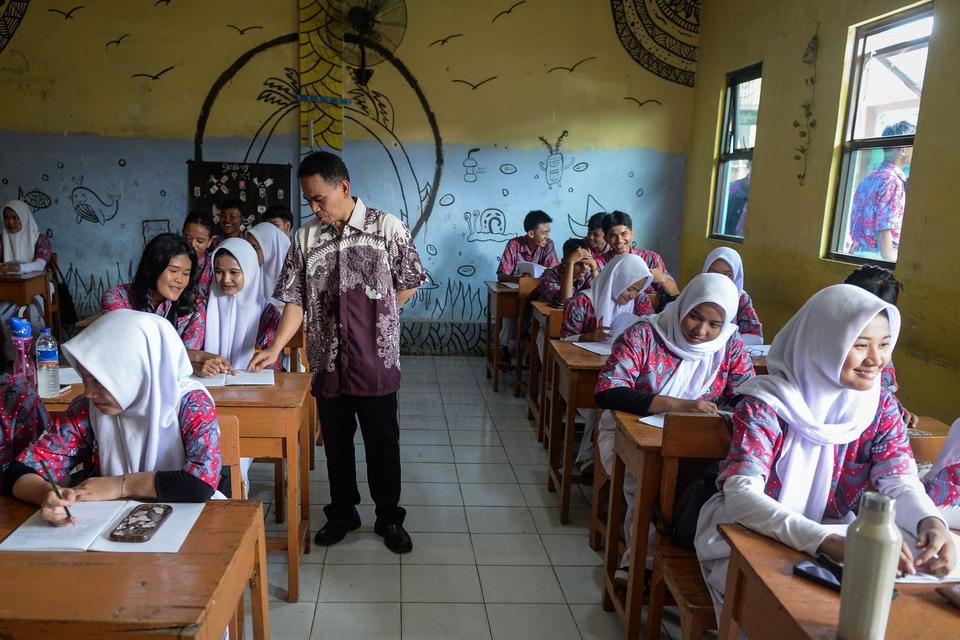 anggaran, sekolah gratis, kemendikdasmen