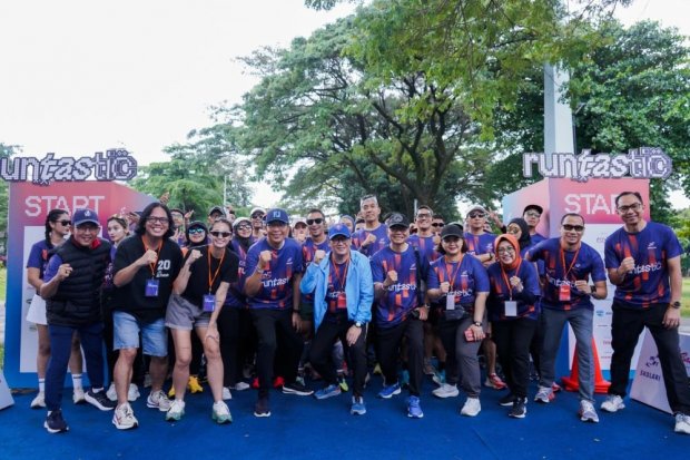 Komunitas pelari Skolari makin kompak kelola keuangan bareng Bank Raya lewat fitur Saku Bareng di acara Runtastic.