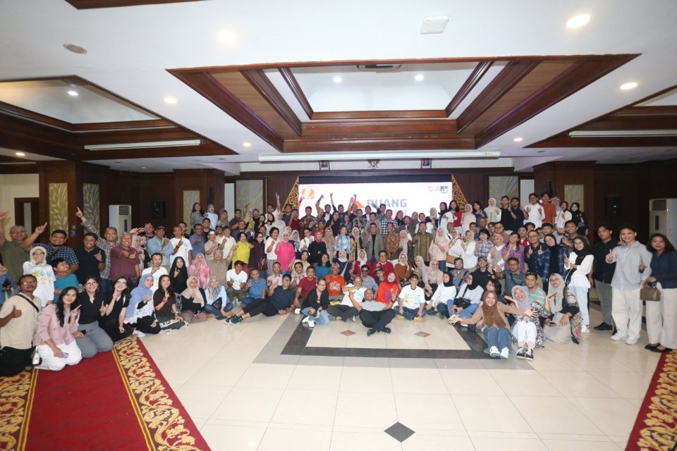 Menteri Perdagangan Budi Santoso, alumni, UNS