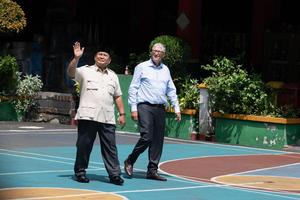 Presiden Prabowo dan Bill Gates tinjau MBG