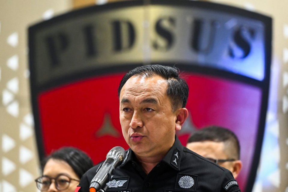Direktur Penindakan pada Jaksa Agung Muda Bidang Pidana Militer Kolonel Cpm Andi Suci Agustiansyah memberikan keterangan pers terkait penetapan tersangka di Gedung Kejaksaan Agung, Jakarta, Rabu (7/5/2025).