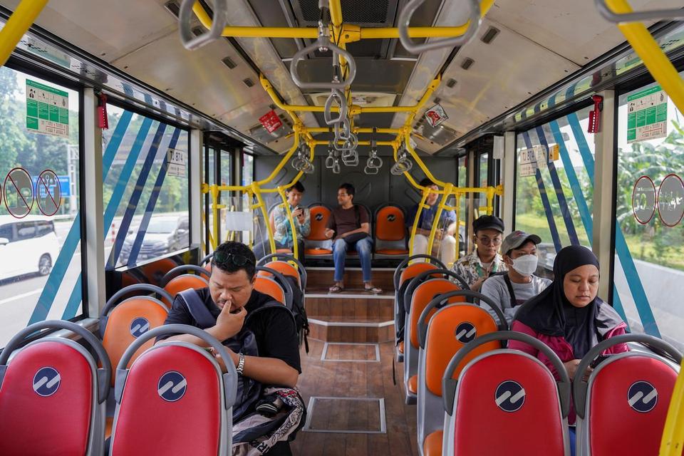 Transjabodetabek bogor - blok m, depok - lebak bulus, blok m - ancol.