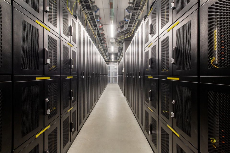 Fasilitas pusat data pertama Equinix di Jakarta, JK1 Data Center..
