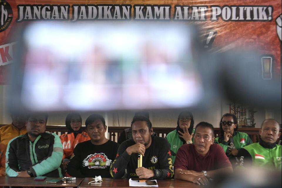 Koalisi ojol imbau driver tidak ikut demo hari ini, demo ojol, brimob