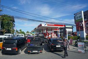 Antrean pengisian BBM di Balikpapan