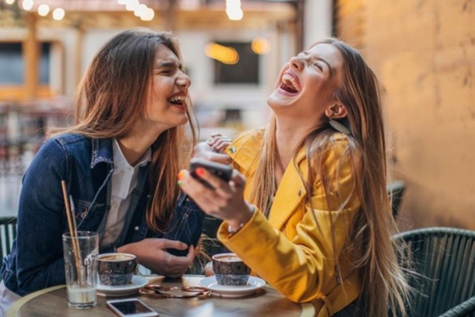 Contoh Pantun Jenaka 4 Baris