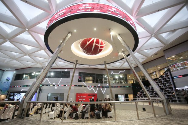 Ilustrasi Bursa Efek Indonesia (BEI) dan Indeks Harga Saham Gabungan (IHSG) (Foto: Katadata/Fauza Syahputra)