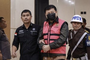  Komisaris Utama PT Sri Rejeki Isman Tbk (Sritex) Iwan Setiawan Lukminto menjadi tersangka di Kejaksaan Agung