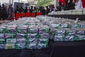 Ungkap kasus penyeludupan 2 ton sabu-sabu di Kepri