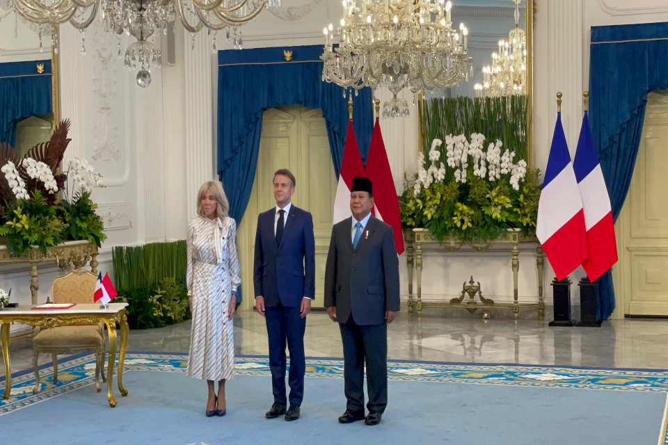 Presiden Prabowo Subianto menerima kunjungan kenegaraan dari Presiden Prancis Emmanuel Macron dan istri Brigitte Trognieux di Istana Merdeka Jakarta pada Rabu (28/5).