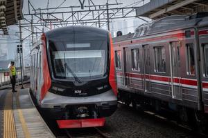 Pengoperasian perdana KRL CLI-125