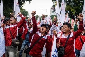 Aksi buruh tolak impor tekstil ilegal