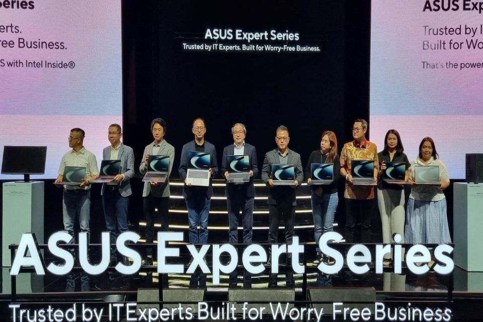 ASUS Indonesia memperkenalkan laptop segmen komersial, yakni ASUS Expert P Series: ExpertBook P3405CVA, Desktop ExpertCenter P500MV, and All-in-One ExpertCenter P440VA, Jakarta, Rabu (4/6/2025).