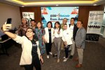 Menteri Komunikasi dan Digital RI, Ibu Meutya Hafid berfoto bersama jajaran direksi Bisnis Indonesia Group.