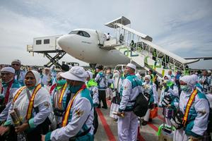 Kedatangan jemaah haji kloter pertama Solo