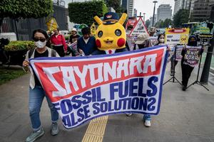 Aksi WALHI di Kedubes Jepang