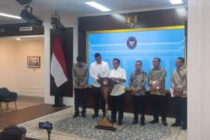 Konferensi pers penetapan status empat pulau di Istana Kepresidenan, Jakarta, Selasa (17/6).