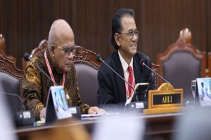 Chandra M Hamzah dan Amien Sunaryadi menjadi Ahli Pemohon dalam sidang lannjutan uji Undang-Undang Nomor 31 Tahun 1999 tentang Pemberantasan Tindak Pi