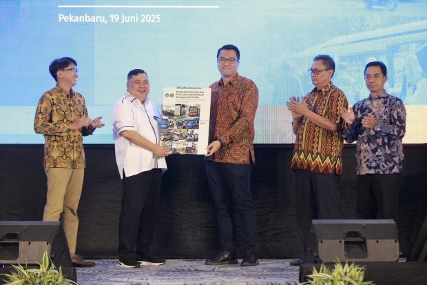 ITDP dan Kemenhub Luncurkan Peta Jalan Elektrifikasi Transportasi 3 Kota