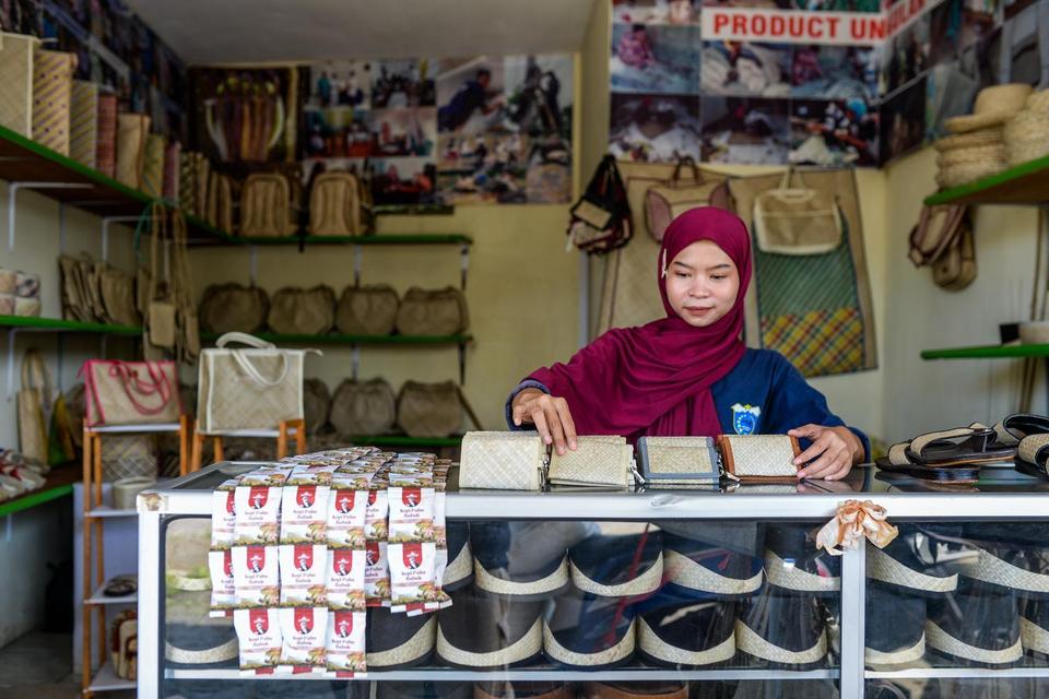 kopdes merah putih, bni, btn