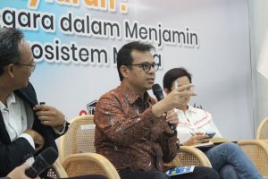 Wakil Menteri Komunikasi dan Digital (Wamenkomdigi) Nezar Patria dalam diskusi Forum Pemred (FP) Talks di Antara Heritage Center, Jakarta, Kamis (19/6