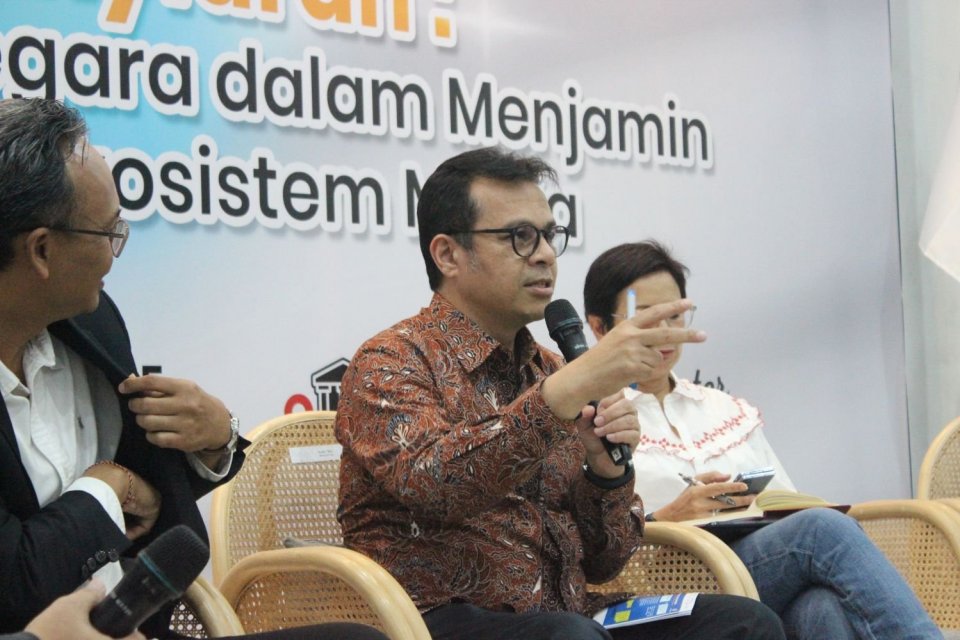 Wakil Menteri Komunikasi dan Digital (Wamenkomdigi) Nezar Patria dalam diskusi Forum Pemred (FP) Talks di Antara Heritage Center, Jakarta, Kamis (19/6).\