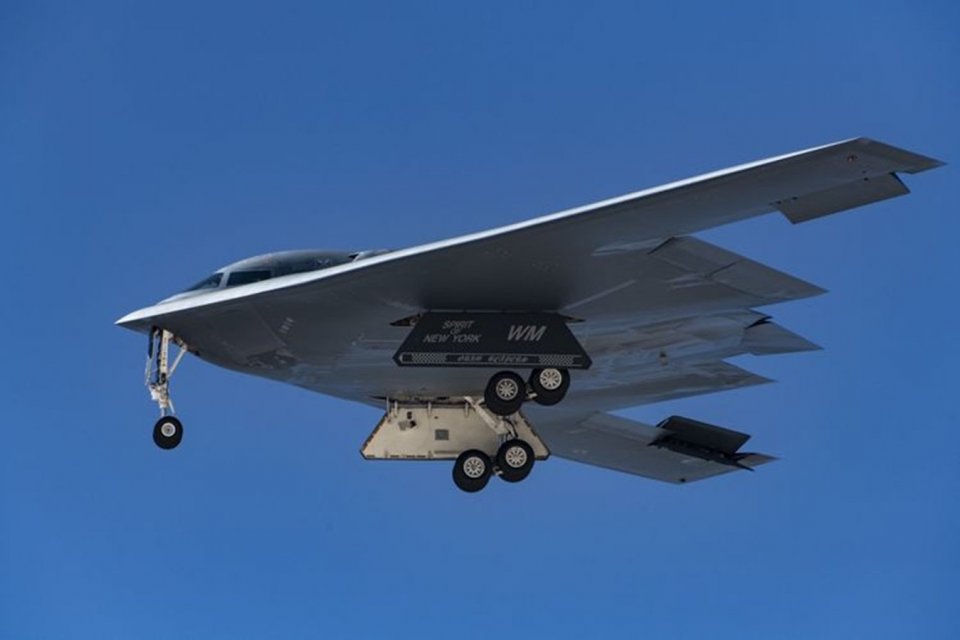Jet Siluman B-2 AS Gempur Nuklir Milik Iran Tanpa Terdeteksi 3 Jet Siluman B-2 AS Gempur Nuklir Milik Iran Tanpa Terdeteksi